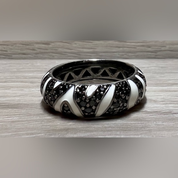 Designer Hidalgo Sterling Silver White Enamel & Black Cubic Zirconia Band Ring - Picture 1 of 8